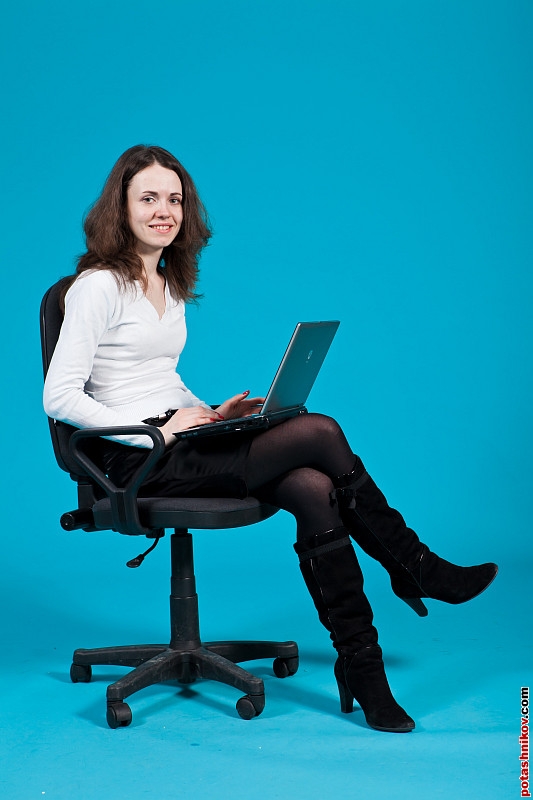 Корпоративная фотосъемка со студийным светом в оффисе заказчика.