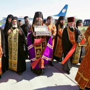 Фотографии чудотворные мощи со Святой горы Афон привезли в Беларусь