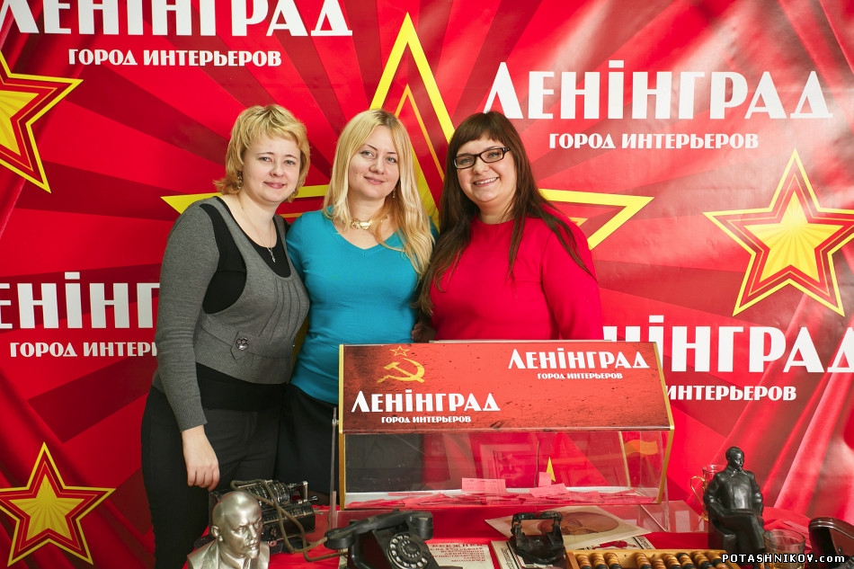 Фотозона на меропиятии. Фотограф на корпоративное мероприятие. Фотстенка тематическая фотосессия на новый год