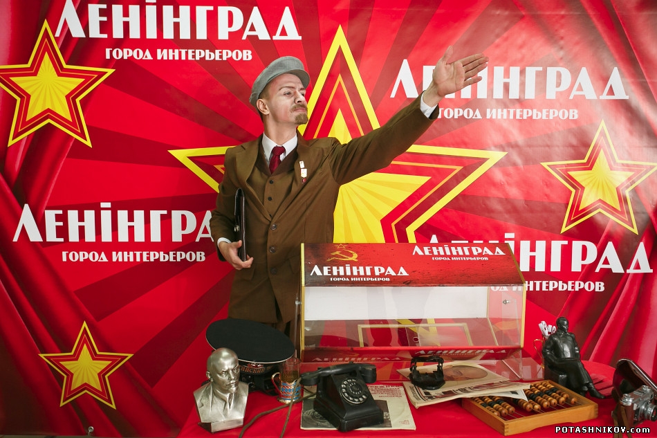 Фотозона на меропиятии. Фотограф на корпоративное мероприятие. Фотстенка тематическая фотосессия на новый год