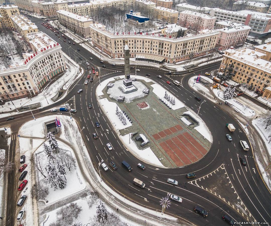 Площадь победы. Фотосъемка недвижимости с квадрокоптера. Фото видео съемка с воздуха в Минке, аэросъемка в Беларуси с дрона.